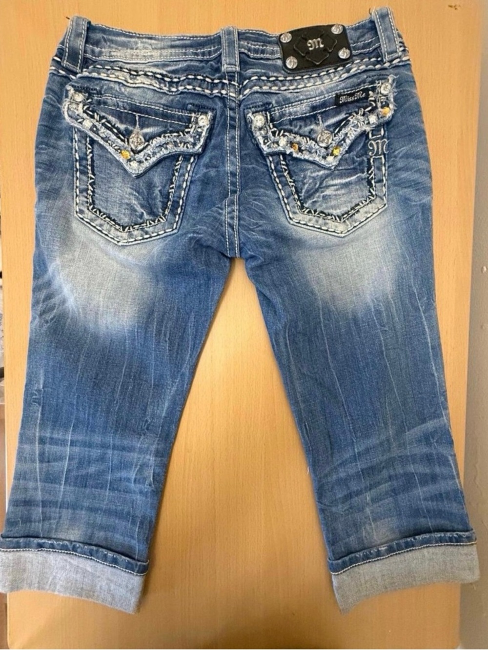 Miss Me Women's Embellished Blue Denim capris Jeans size 29 - Picture 3 of 6